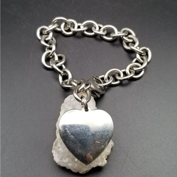 Silver heart charm bracelet classic elegant ladies jewelry B235
